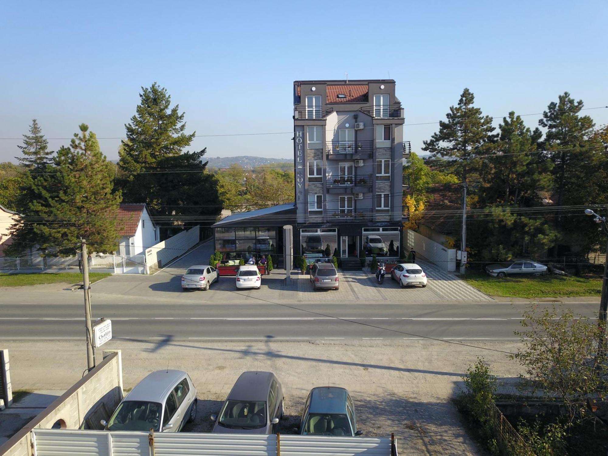 Hostel Royal Obrenovac  Экстерьер фото